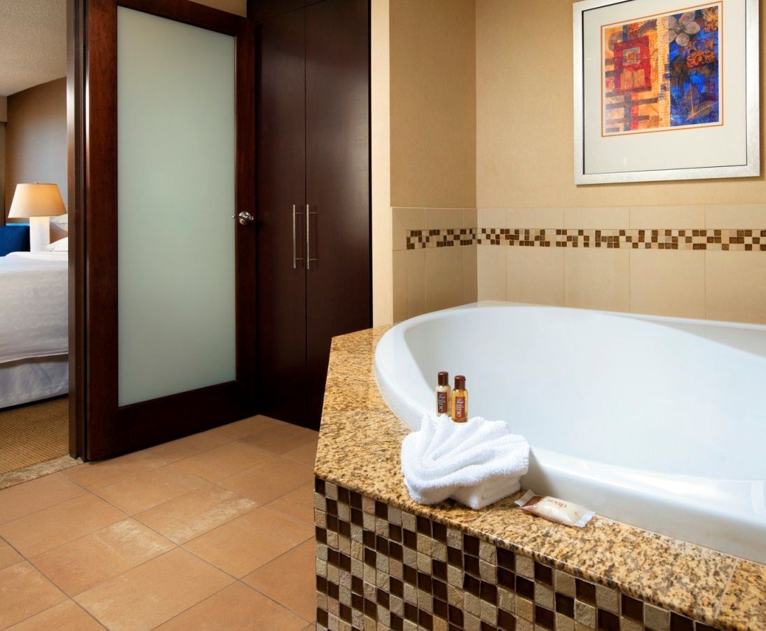 Jacuzzi Suites Sheraton Albuquerque Uptown
